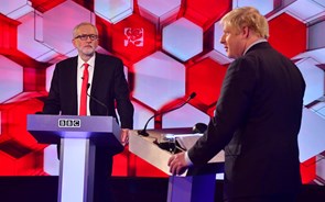 Britânicos entre maioria de Boris e parlamento suspenso de Corbyn 