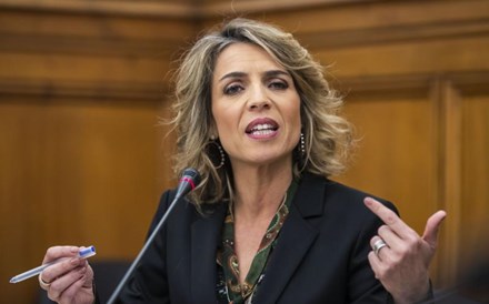 Sandra Felgueiras acusa diretora de passar informação em investigação, Flor Pedroso desmente