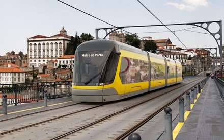 Chineses ganham fornecimento de comboios ao Metro do Porto por 50 milhões
