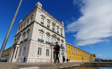 Défice das contas públicas atinge 4,9% até setembro