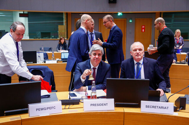 Eurogrupo: Seguro comum de depósitos é meta para o médio prazo