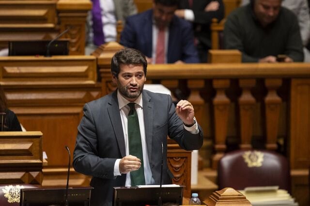 Ventura diz a empresários e diplomatas que 'é melhor' estar entre eles do que com Marcelo