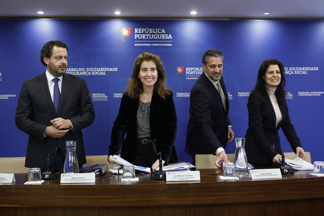 Governo dedica 160 milhões a quatro medidas de apoio aos pais 
