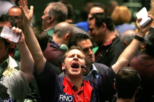 Ascensão meteórica da Tesla combate vírus em Wall Street com Nasdaq em máximo histórico