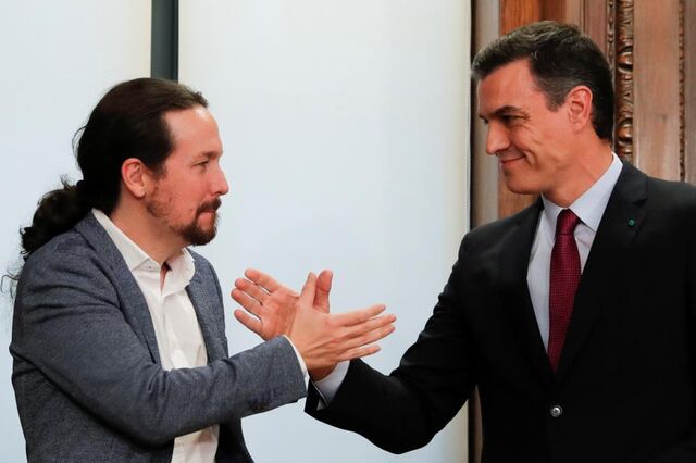 Programa de Governo PSOE-Podemos reverte reforma laboral e aumenta impostos aos ricos