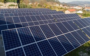 JOM “mobila” grupo com oito centrais fotovoltaicas 