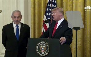 Trump anuncia plano de paz com solução de dois estados, israelita e palestiniano