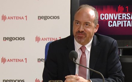 Álvaro Santos Pereira critica 'orçamento de continuidade'