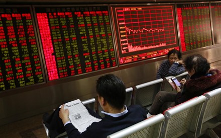 Novo vírus dita selloff na China e deixa Europa no vermelho