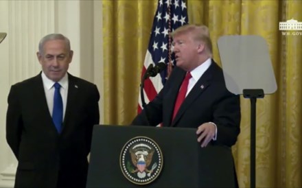 Trump anuncia plano de paz com solução de dois estados, israelita e palestiniano