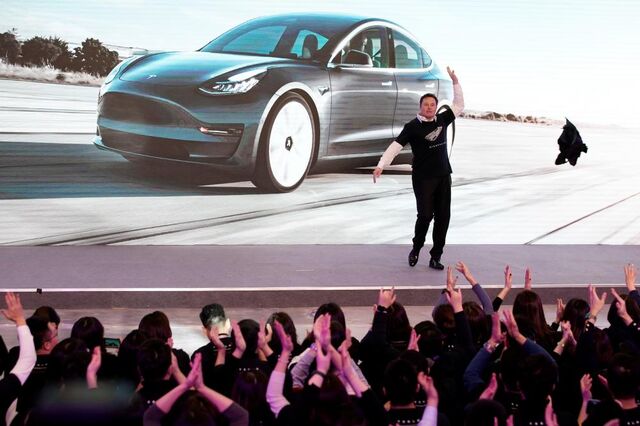 Tesla segue imparável e mais do que duplica de valor em um mês