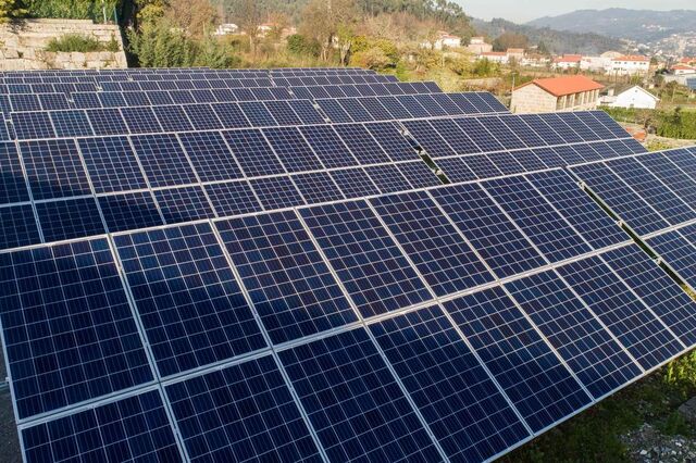 JOM “mobila” grupo com oito centrais fotovoltaicas 