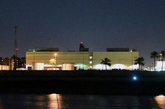 Três rockets caem junto à embaixada dos EUA em Bagdad