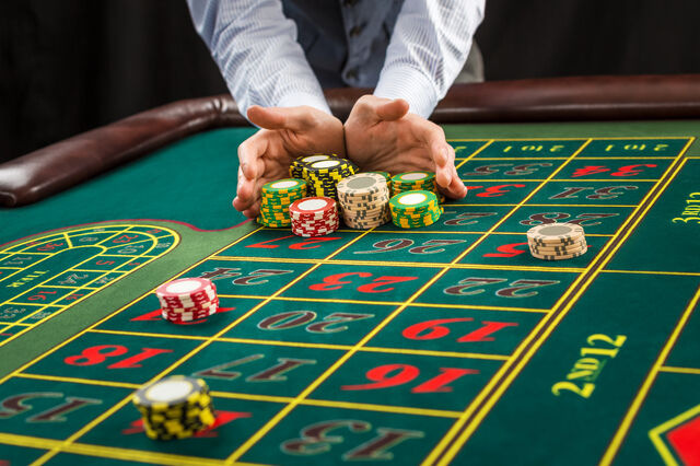 Casinos do Estoril, Lisboa e Póvoa encerram nos fins de semana prolongados