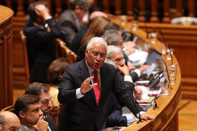 Costa garante aumentos salariais de no mínimo 1%  em 2021