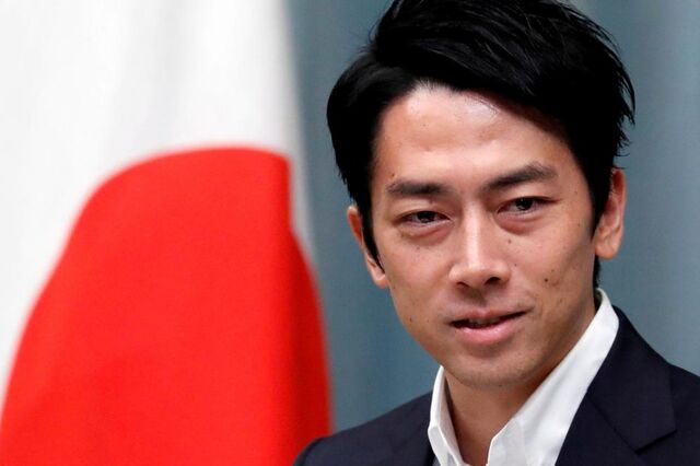 Ministro estrela do Japão decide tirar licença de paternidade histórica