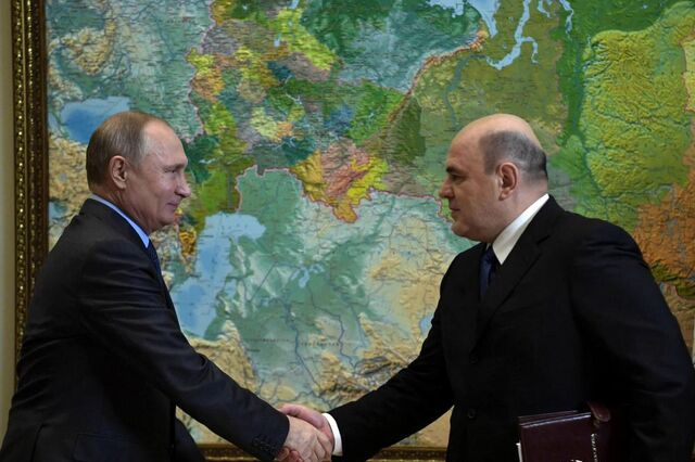 Putin escolhe diretor do fisco para primeiro-ministro da Rússia
