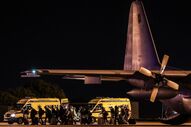 avião figo maduro com portugueses vindos da China