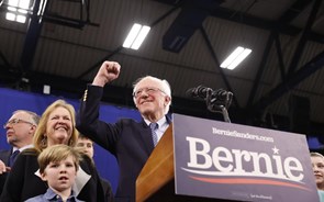 Sanders suspende campanha e abre caminho à nomeação de Biden