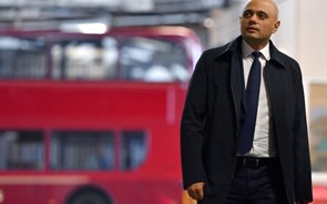 Ministro das Finanças britânico demite-se após recusar obedecer a Boris. Já há sucessor