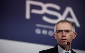 Vendas mundiais da PSA caem para quase metade no primeiro semestre