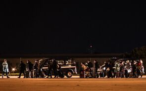 avião figo maduro com portugueses vindos da China