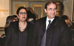 passos Coelho - Laura Ferreira