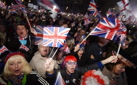 Brexit: Milhares de britânicos juntaram-se em Westminster para festejar a democracia   