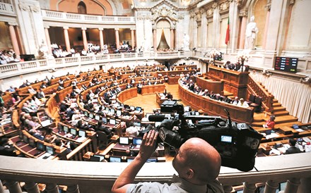 Eutanásia: O que une e separa os cinco projetos de lei em votação