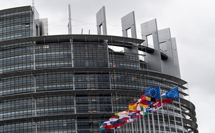 Bruxelas quer ajudar empresas a angariar capital na UE para fomentar retoma pós-crise