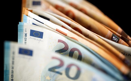 Notas de euro em circulação triplicam em 20 anos