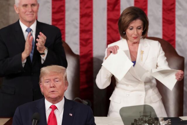 Democratas invocam 'incitação à insurreição' para destituírem Trump