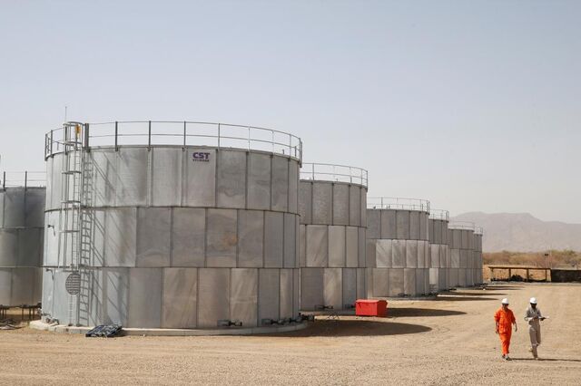Petróleo derrapa 4% após Arábia Saudita e EAU aumentarem produção