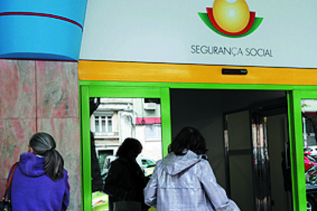 Governo aprova fim do fator de sustentabilidade para trabalhadores dos regimes especiais