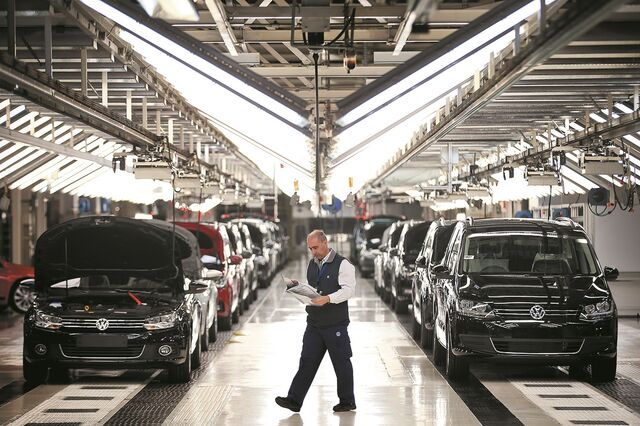Autoeuropa celebra 25 anos com travo agridoce. Fábrica reabre segunda-feira