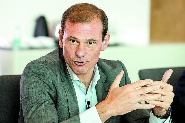 IDC parte para consultoria a partir de Portugal