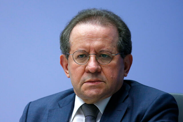 Vítor Constâncio: banca beneficia com soluções de reajustamento de créditos às famílias
