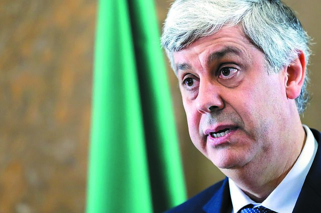 Centeno prevê concentração na banca portuguesa e está atento a Isabel dos Santos