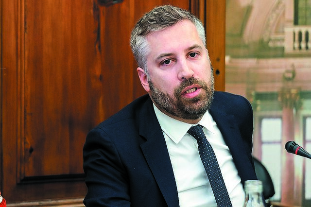 Pedro Nuno Santos: 'Não podemos excluir' insolvência da TAP