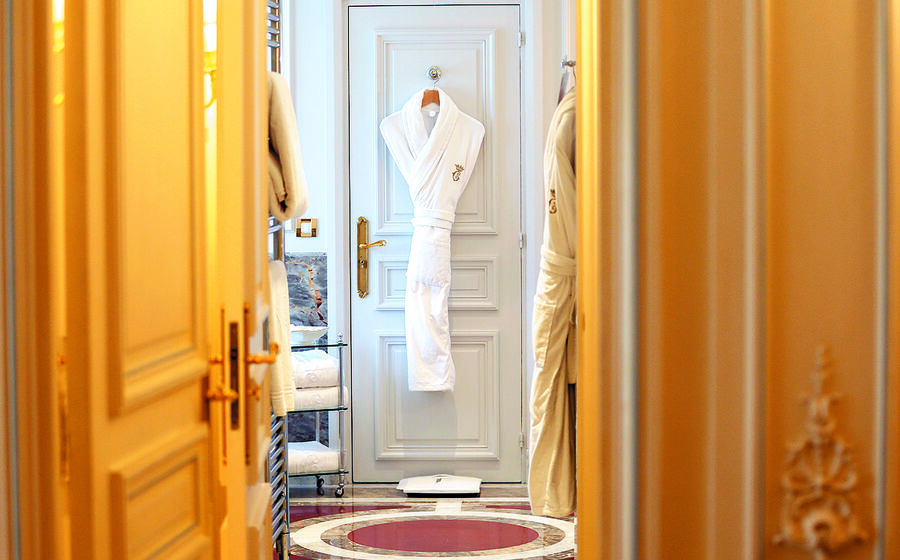 hotel quarto roupao