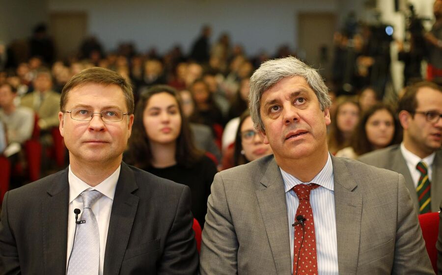Dombrovsis, Mário Centeno