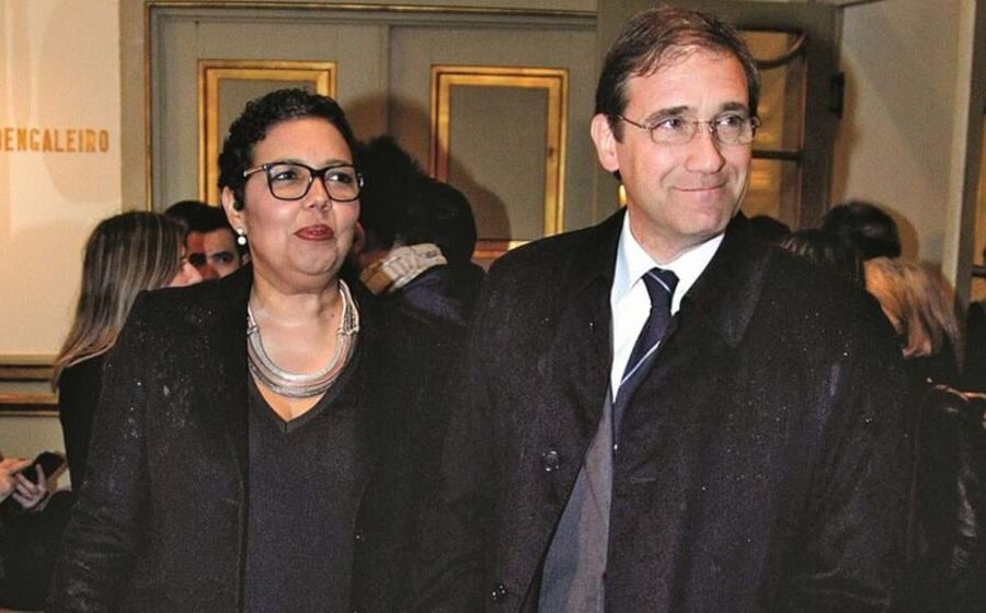 passos Coelho - Laura Ferreira