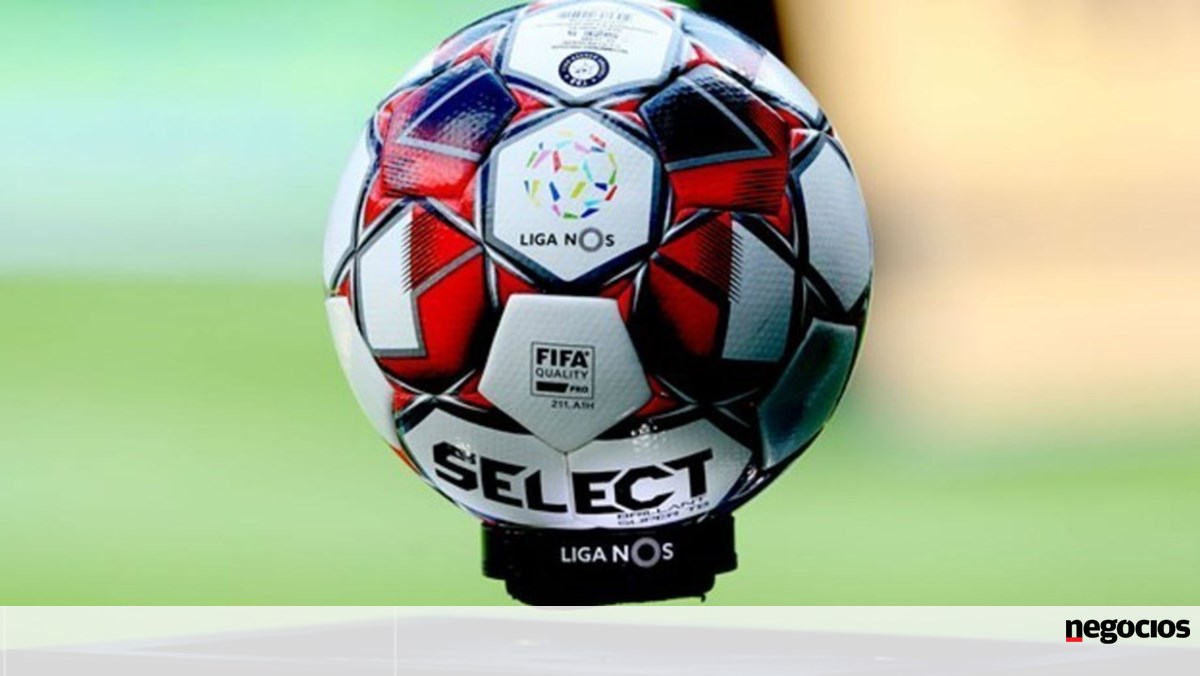 SELECT OFFICIAL LIGA NOS PORTUGAL MATCH BALL - Soccer Plus
