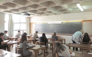 Salários dos docentes aumentaram na OCDE mas diminuíram em Portugal