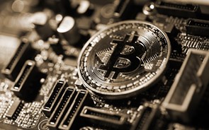 Bitcoin ultrapassa fasquia dos 17.000 dólares pela primeira vez desde 2017