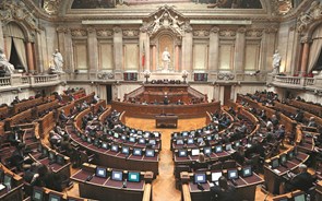 Parlamento aprova renovação do estado de emergência até 17 de abril