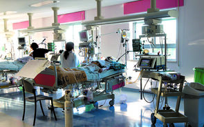 camas hospitais saude hospital internamento doentes
