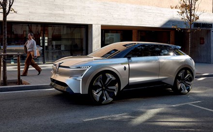 Renault apresenta 'concept-car' elétrico que estica para ganhar autonomia