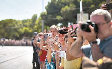 Défice externo duplica para 700 milhões no primeiro trimestre com quebra no turismo