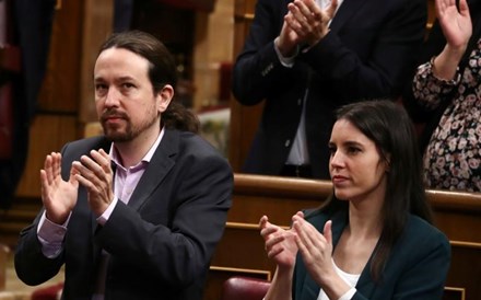 Ministra espanhola tem Covid-19. O marido Pablo Iglesias, vice-presidente do governo, está de quarentena